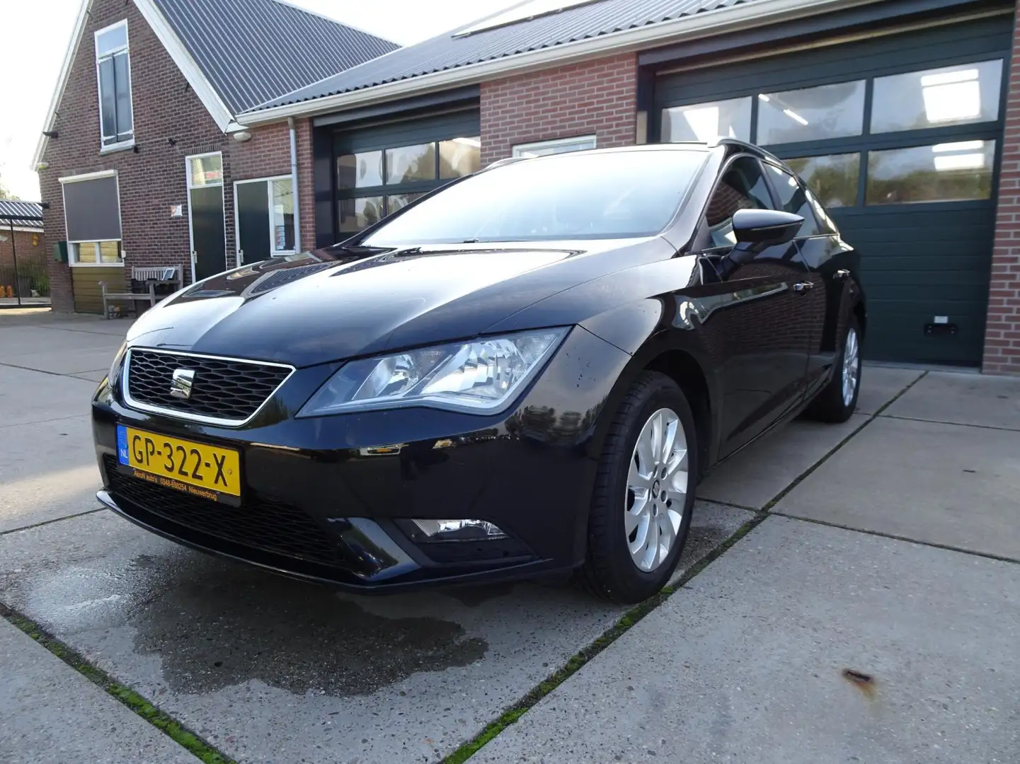 SEAT Leon ST 1.2 TSI Reference Business Zwart - 1