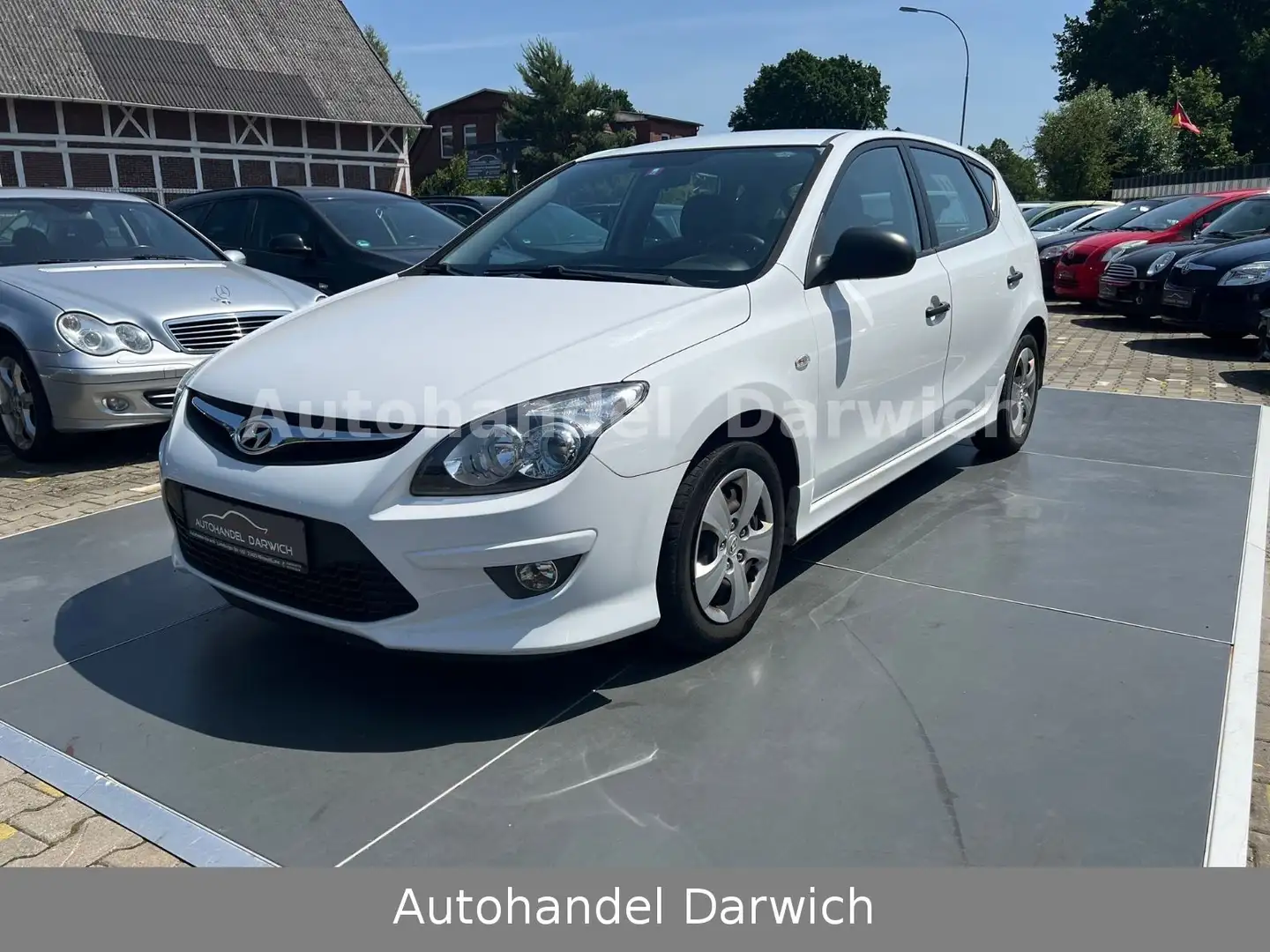Hyundai i30 Classic 1.4 Lim Top Weiß - 1
