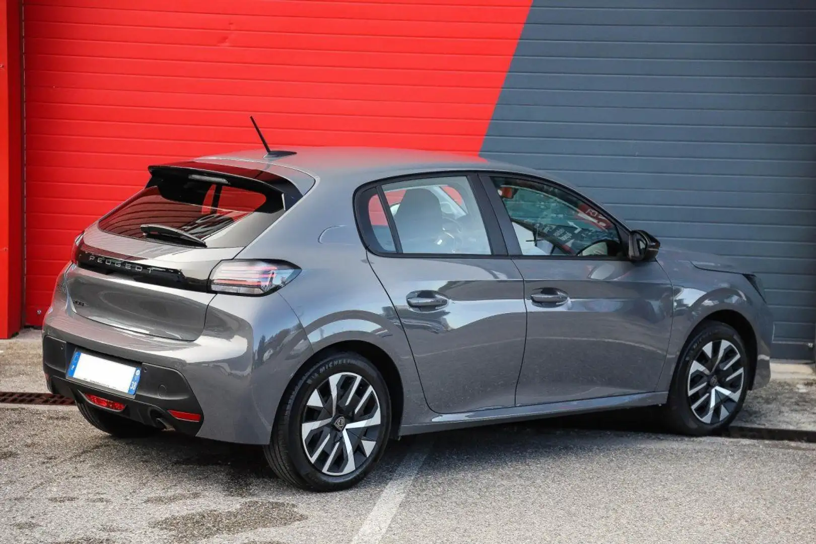 Peugeot 208 1.2i PureTech 100 Active SELLENIUM %2B RADAR ARR %2B CARPLAY Gris - 2