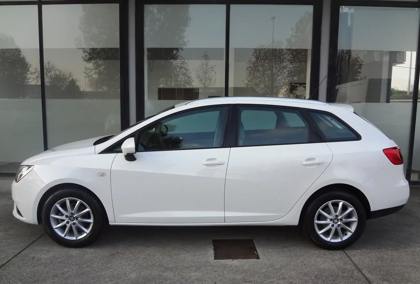 SEAT Ibiza Ibiza 1.0 Style 75CV Tagliandata Freni Nuovi Blanc - 2