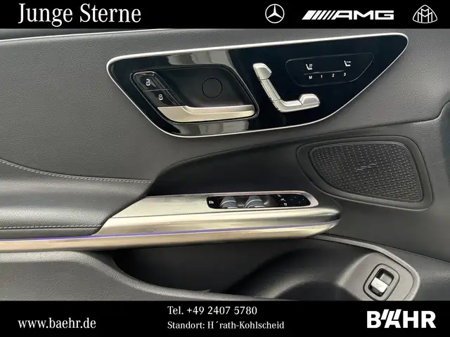 Mercedes-Benz 220 view 14