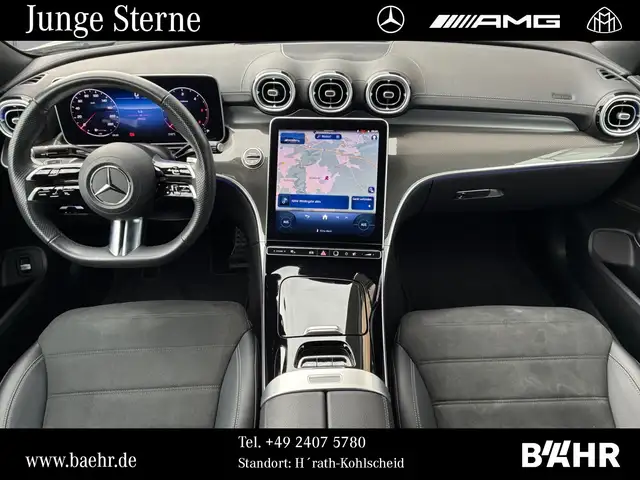 Mercedes-Benz 220 view 4
