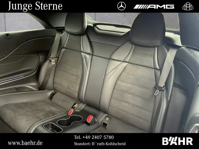 Mercedes-Benz 220 view 9