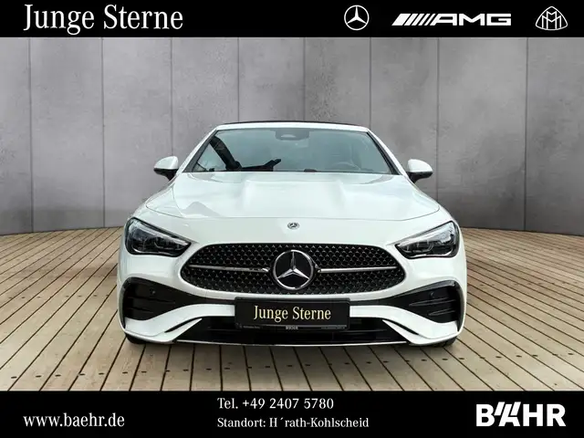 Mercedes-Benz 220 view 7