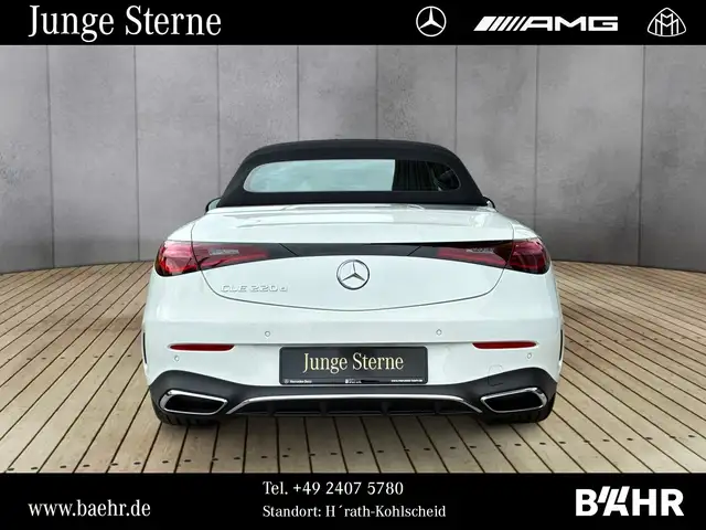 Mercedes-Benz 220 view 8