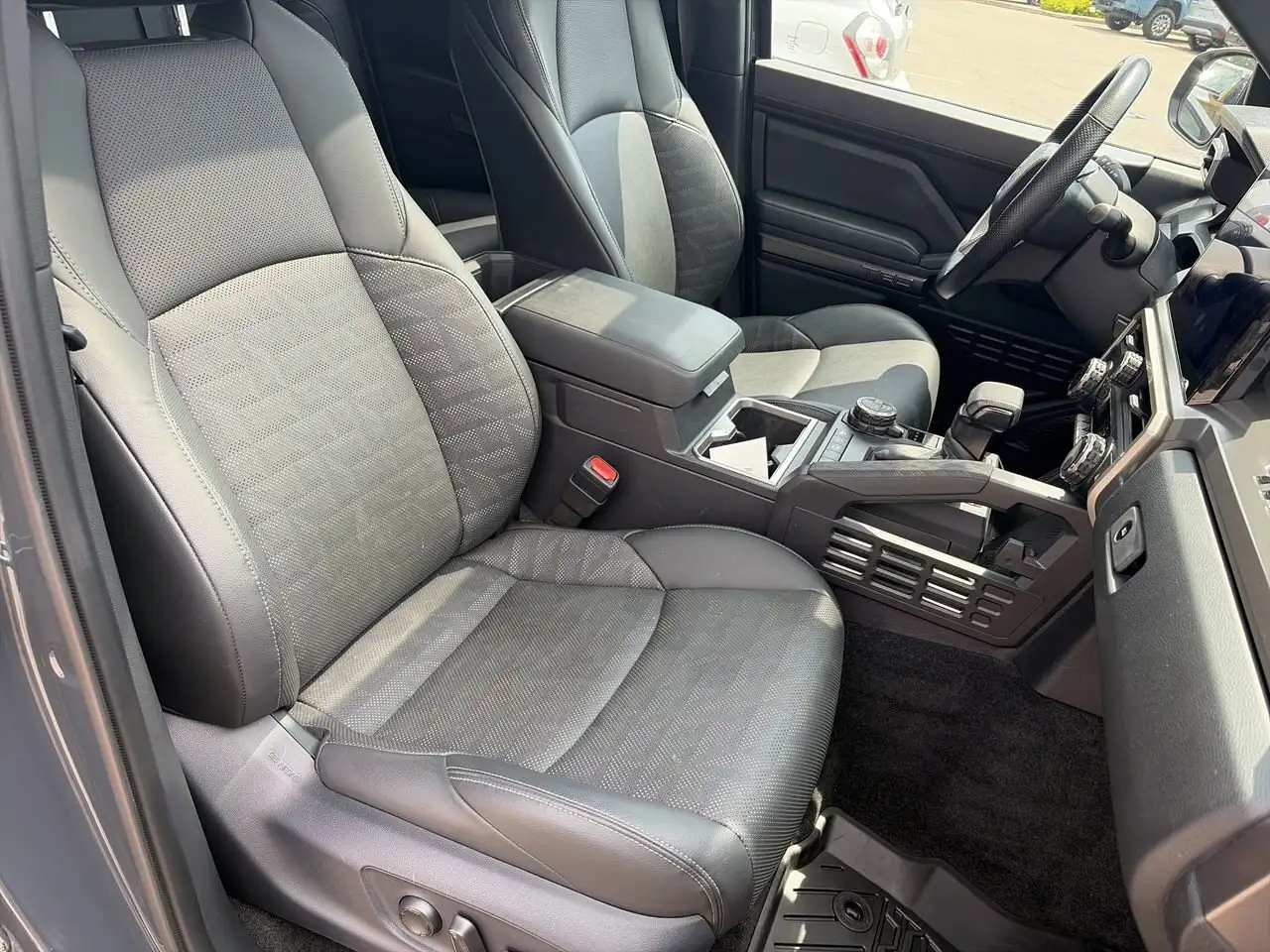 Toyota Tacoma снимка Toyota Tacoma
