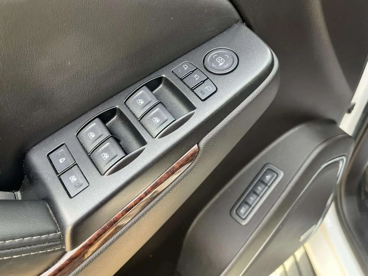 GMC Yukon снимка GMC Yukon