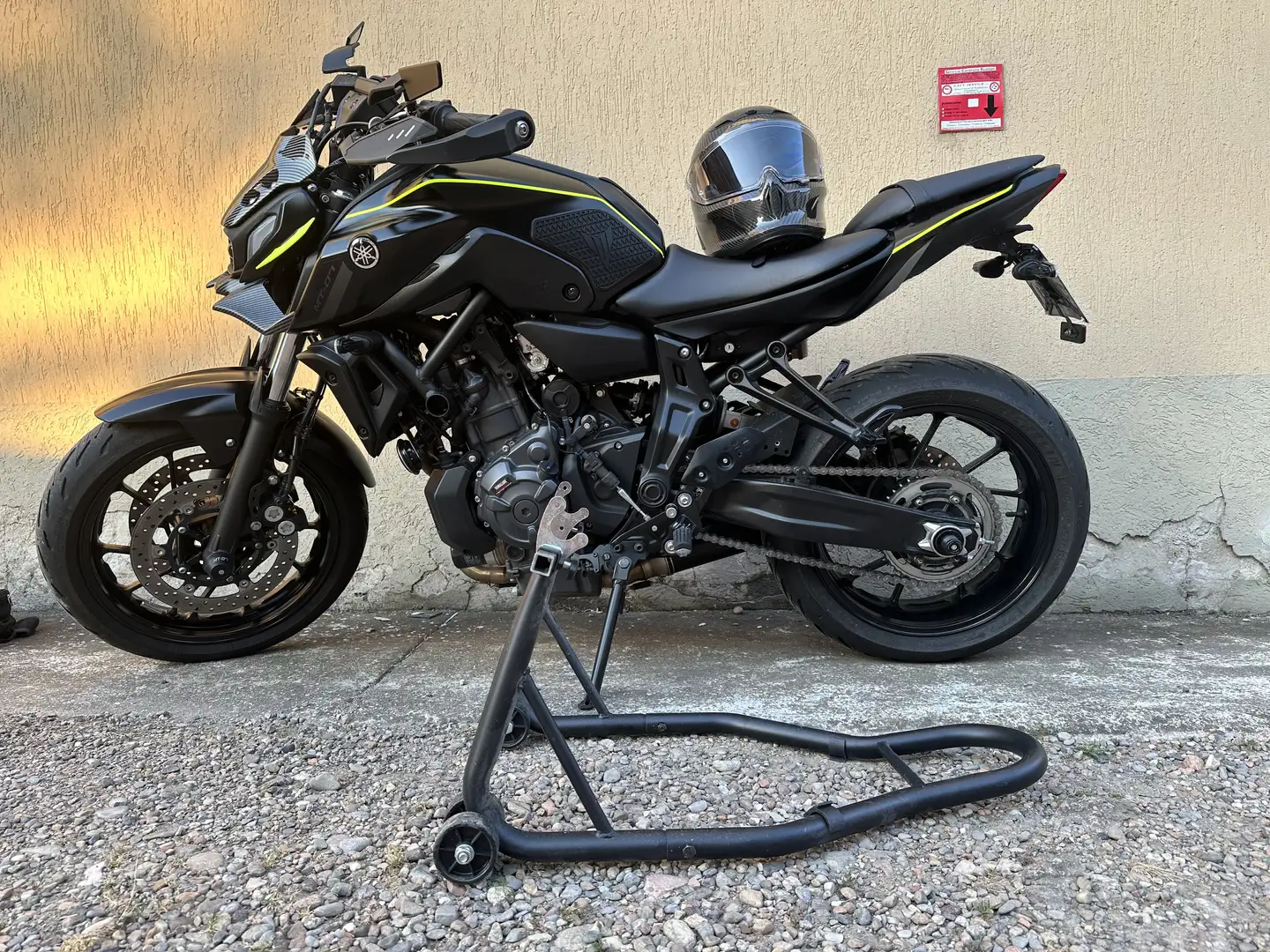 Yamaha MT-07 Pure - 2