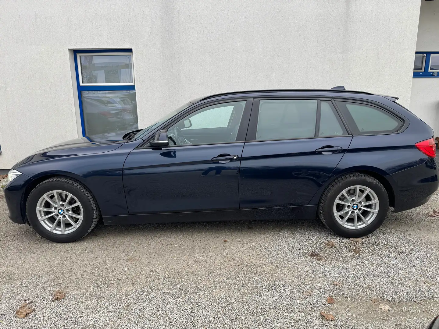 BMW 320 320 d Blau - 2