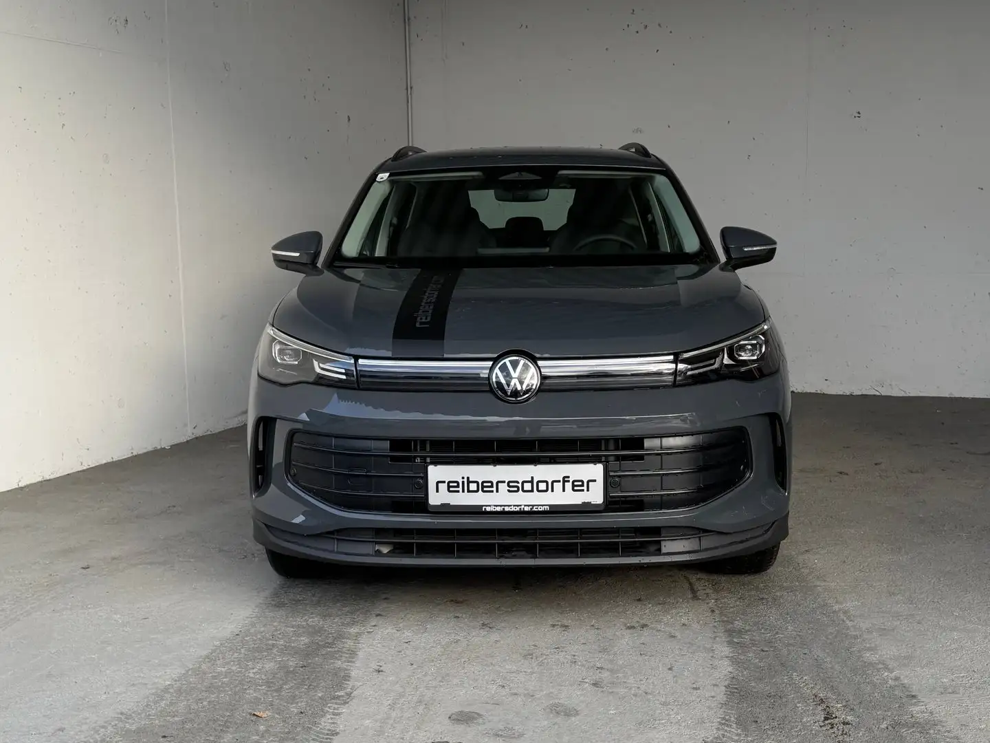 Volkswagen Tiguan 4Me eTSI DSG Grau - 2