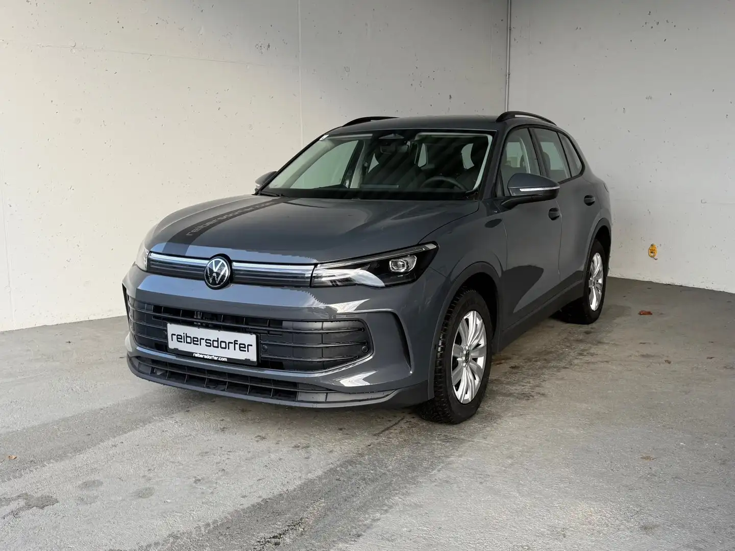 Volkswagen Tiguan 4Me eTSI DSG Grau - 2