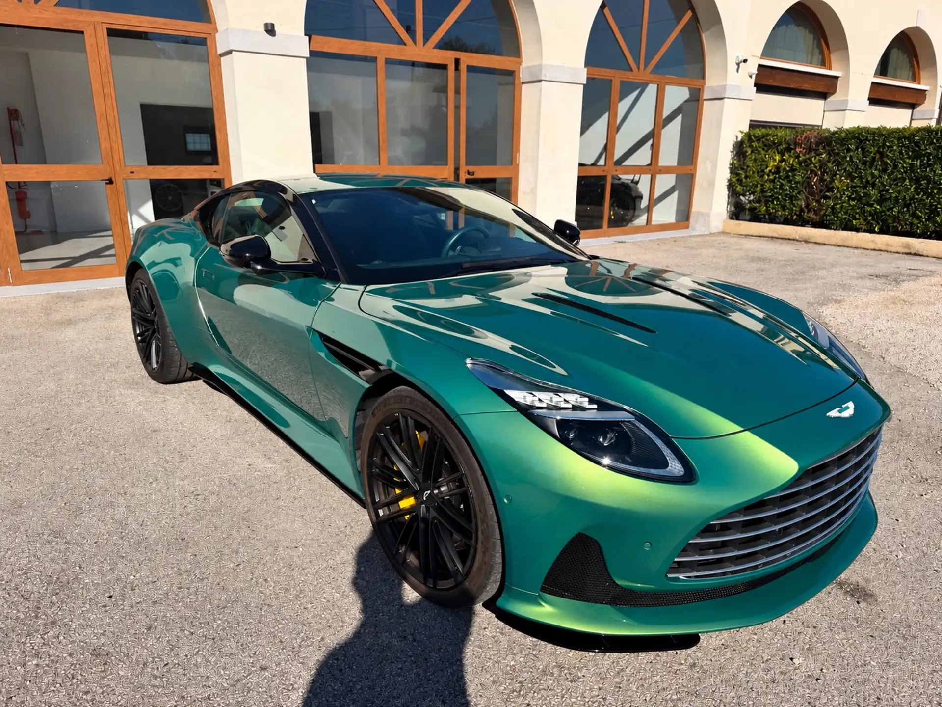 애스턴마틴 DB12 4.0 V8 2024 청록 사진 1