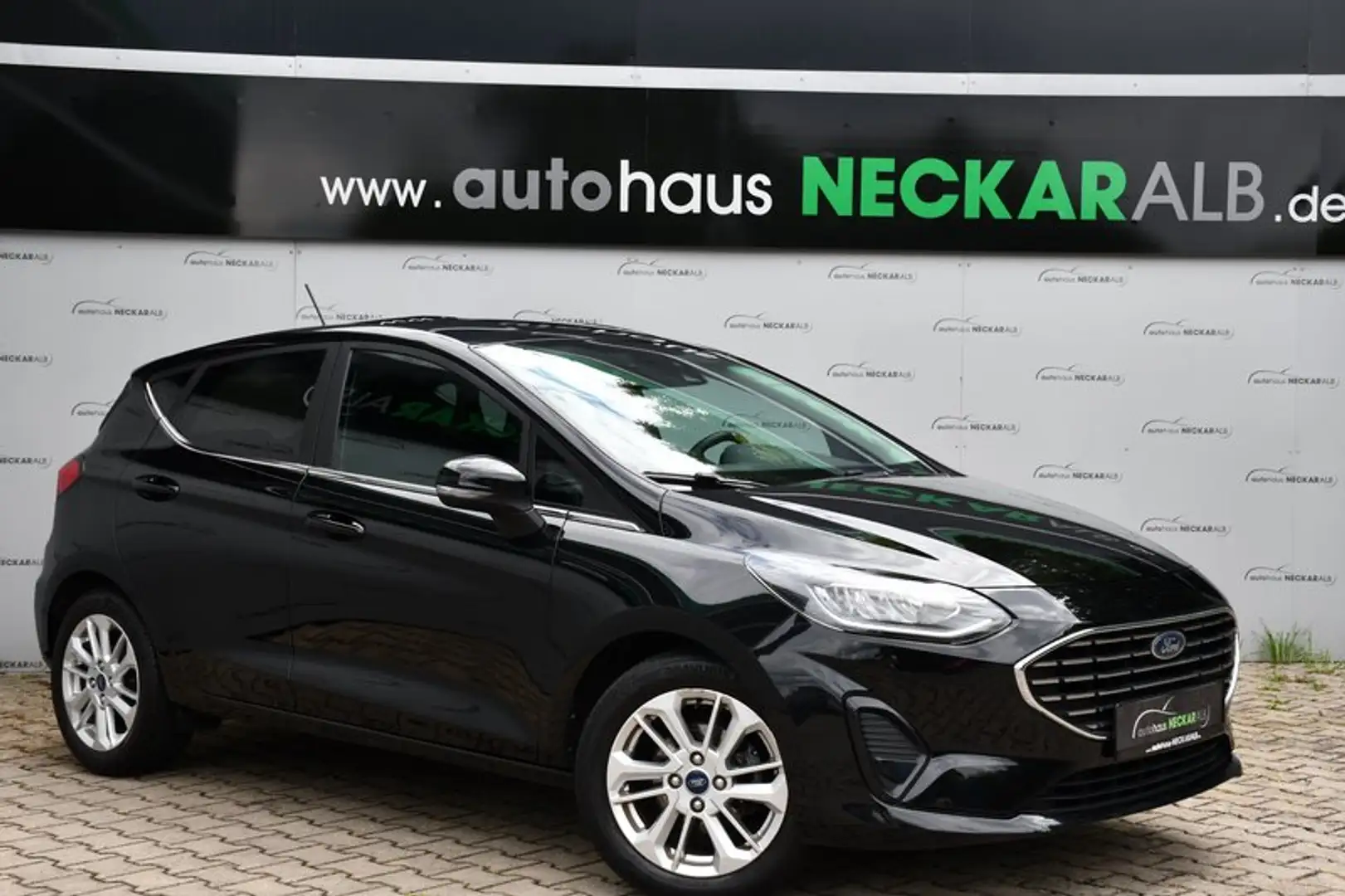Ford Fiesta Titanium *PDC*Tempomat*CarPlay* Schwarz - 1