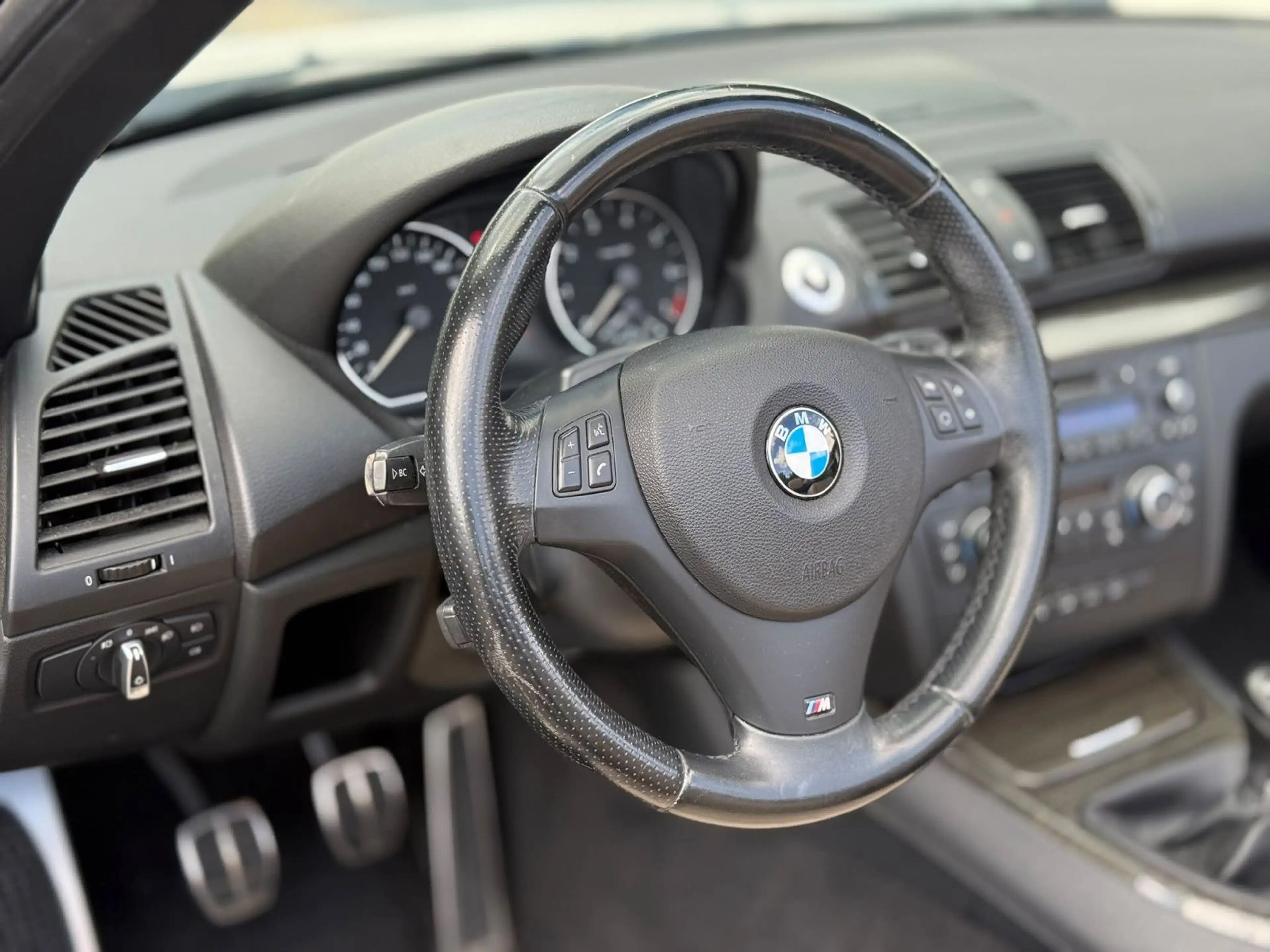 BMW 118 Edition Sport/Advantage*Leder*Szhz*LM*8-fach — photo 13