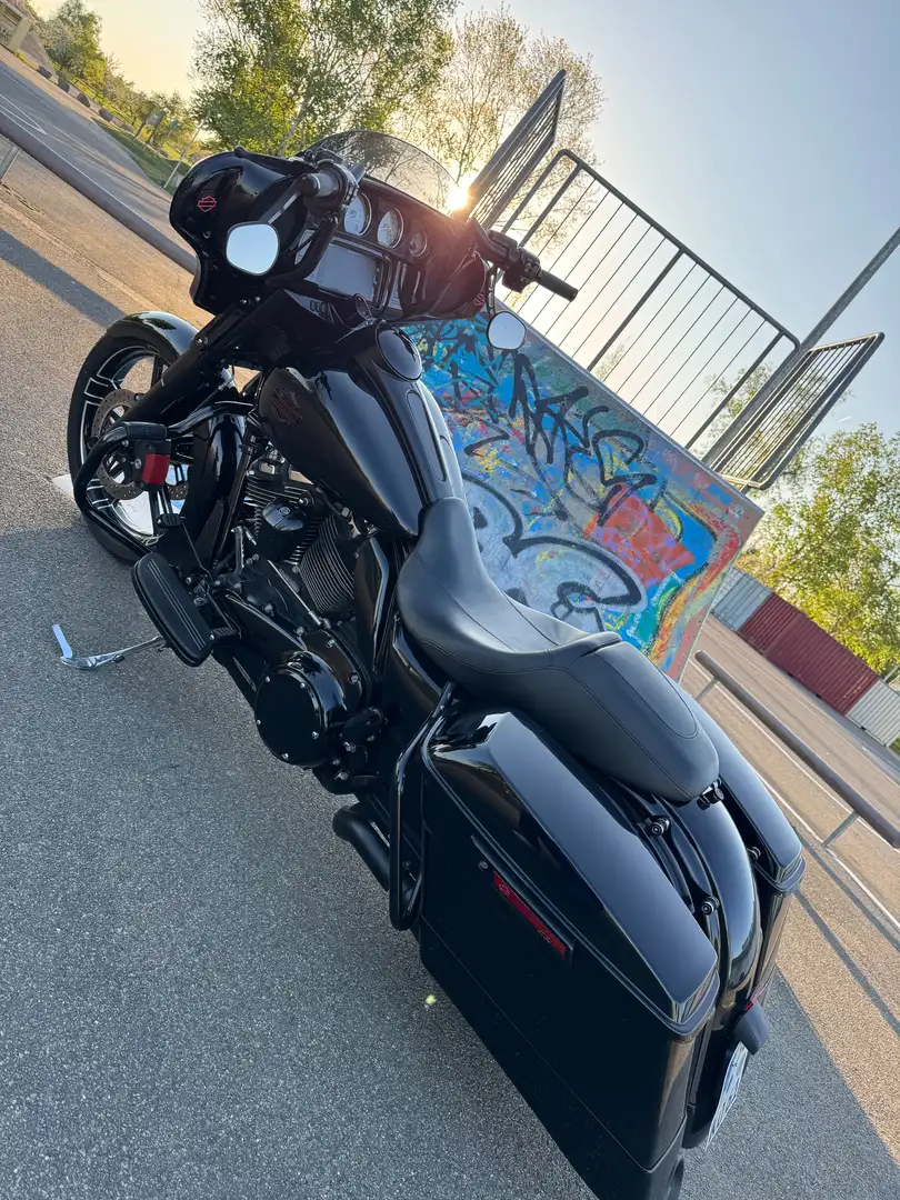 Harley-Davidson Street Glide FLHX Bagger Umbau Black Pearl Černá - 1