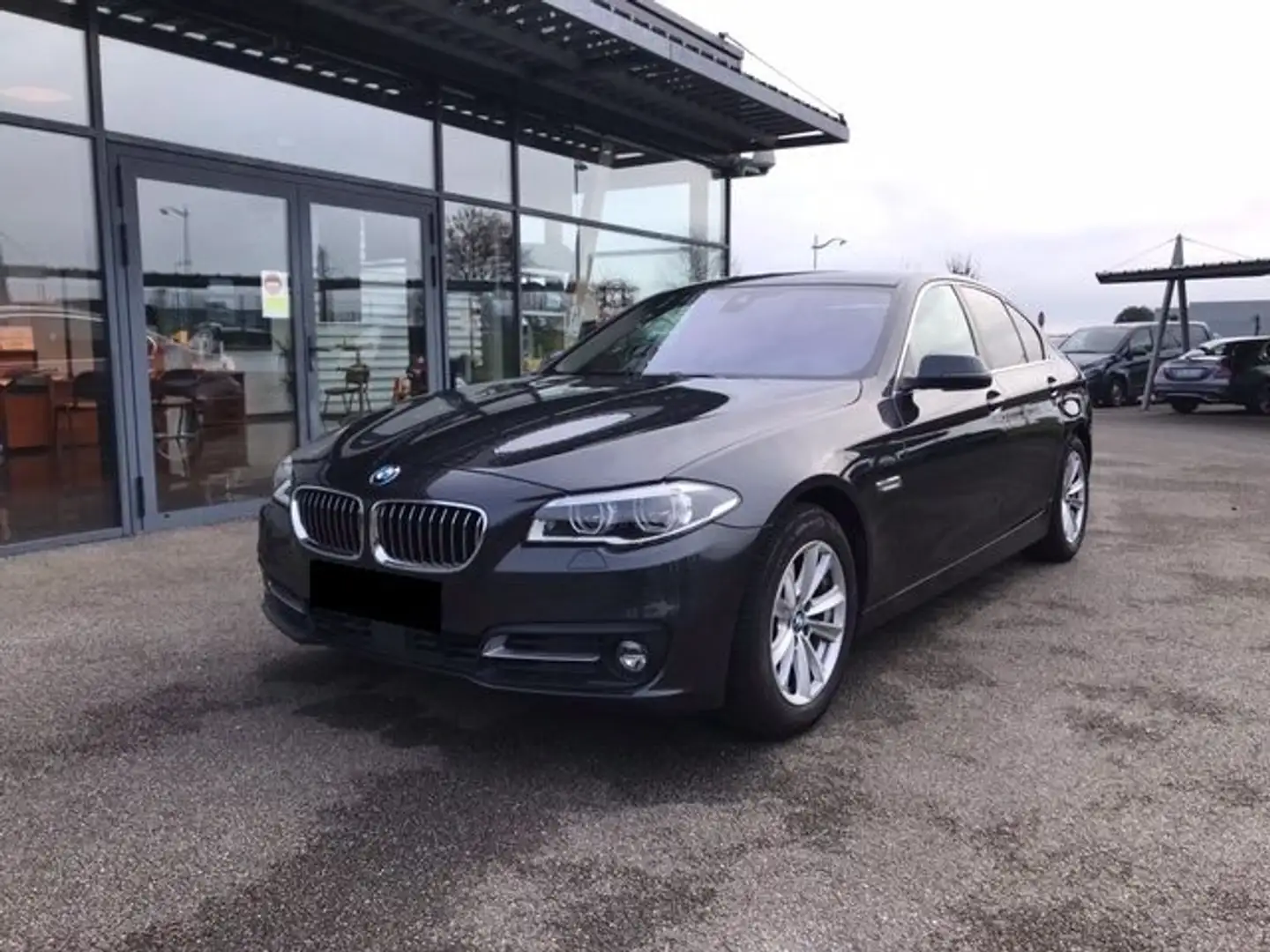 BMW 520 (F10) 520DA 184CH LUXURY Schwarz - 1