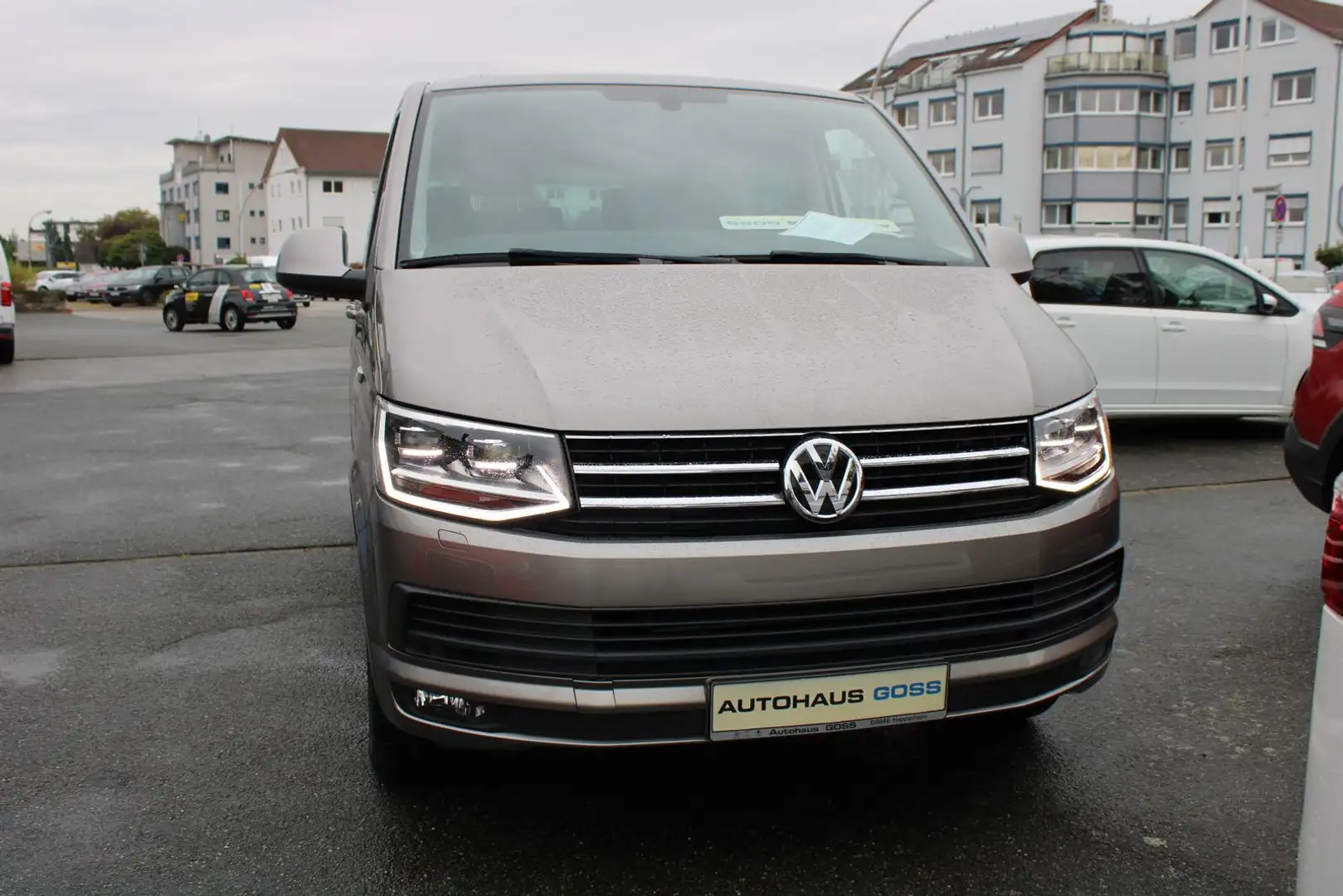 Volkswagen T6 Transporter T6 Multivan Comfortline 2.0TDI 204 PS AHK Galben - 2