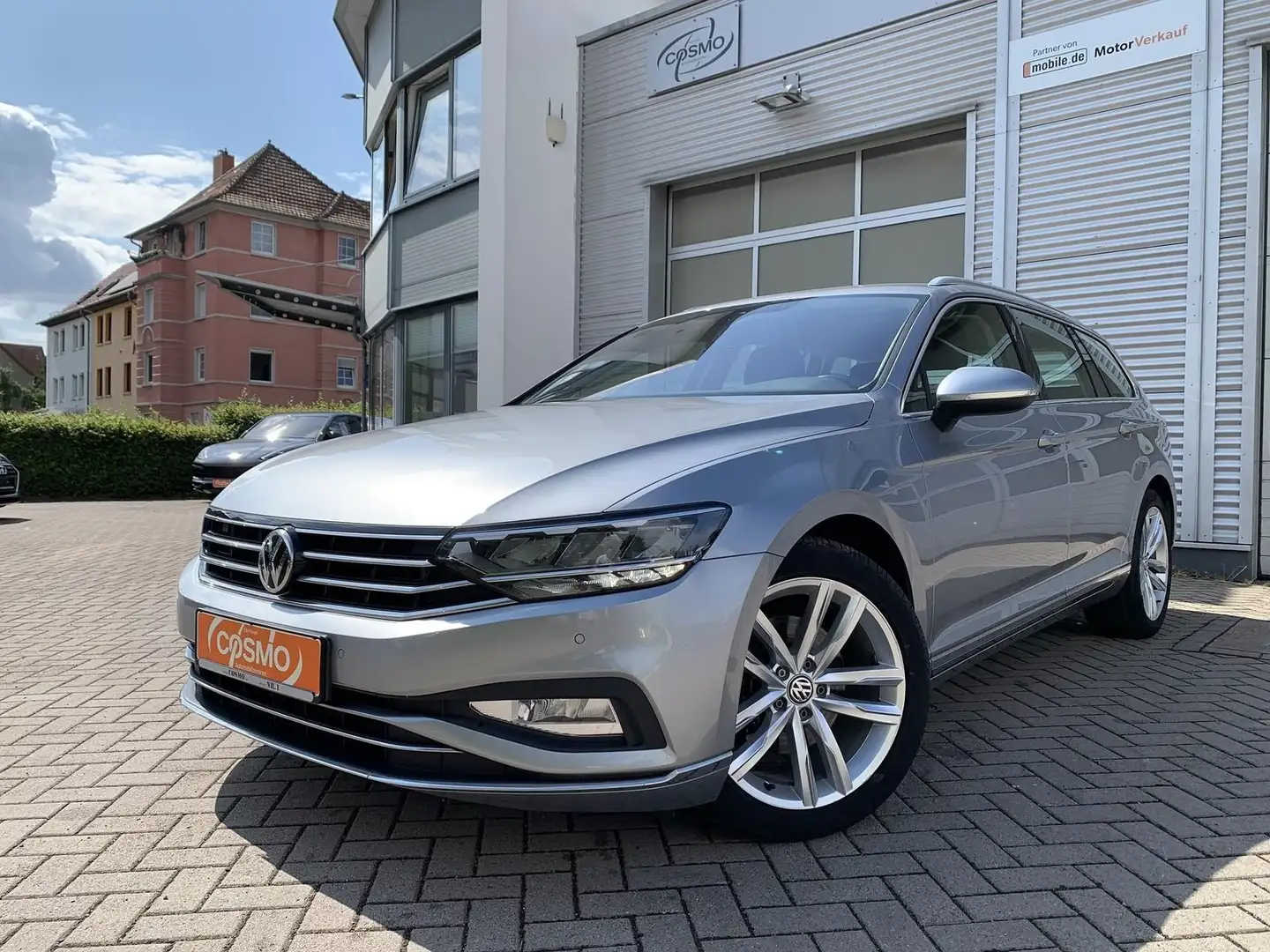 Volkswagen Passat 1.5TSI DSG Elegance AHK+Navi+ACC+Kamera Silber - 1
