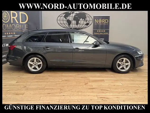 Audi A4 view 7