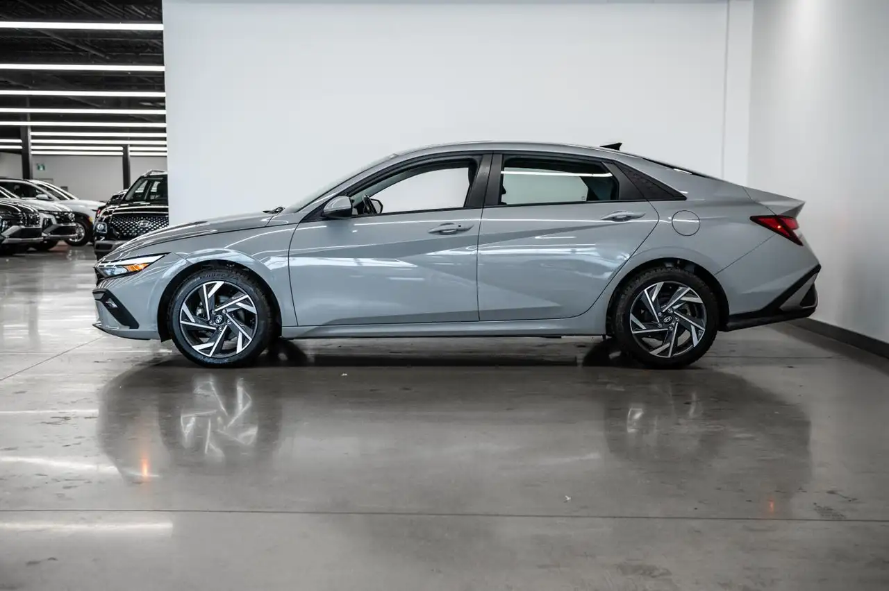 Hyundai ELANTRA снимка Hyundai ELANTRA