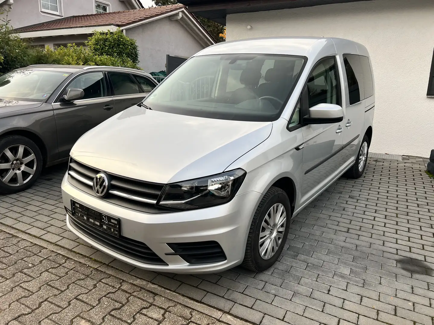 Volkswagen Caddy Trendline BMT Argent - 1