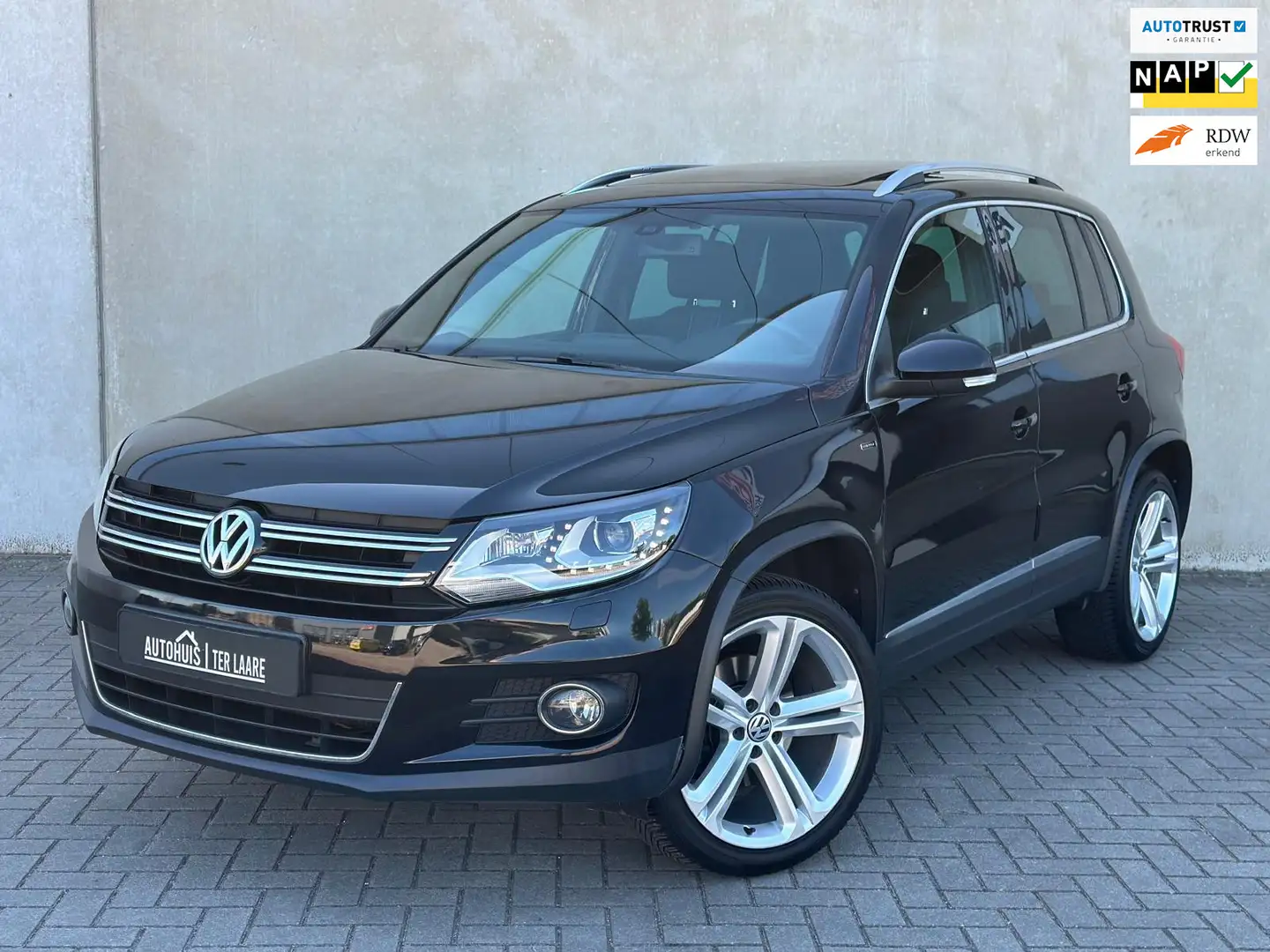 Volkswagen Tiguan 1.4 TSI Facelift 19'' R-Line Carplay Pano Zwart - 1