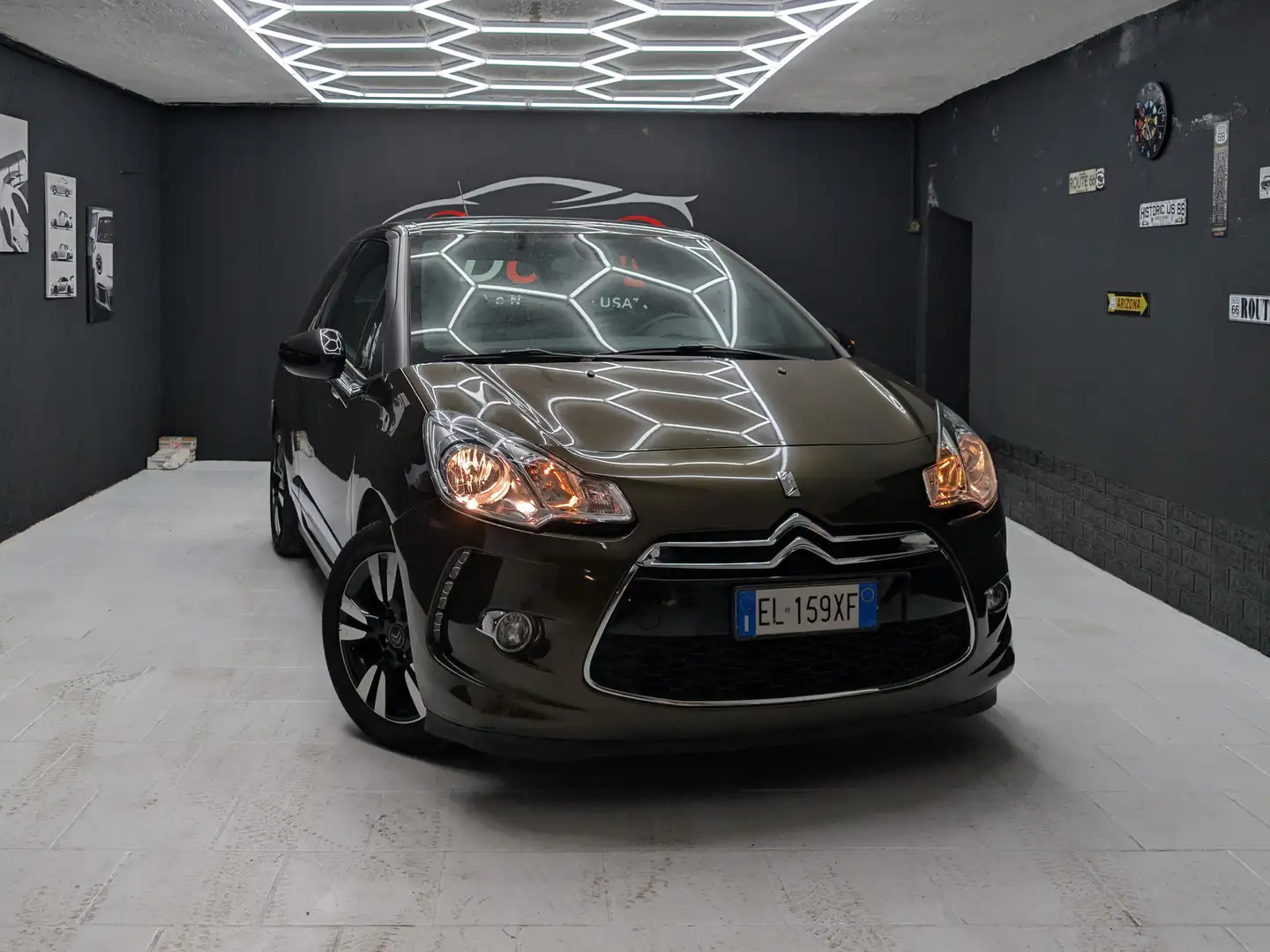 Citroen DS3 DS3 1.4 vti Chic 95cv Marrón - 1