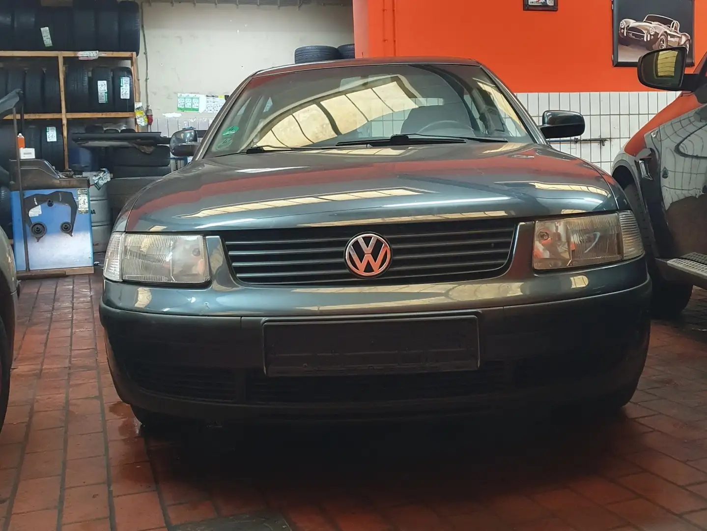 Volkswagen Passat Variant 1.8 5V Zelená - 1