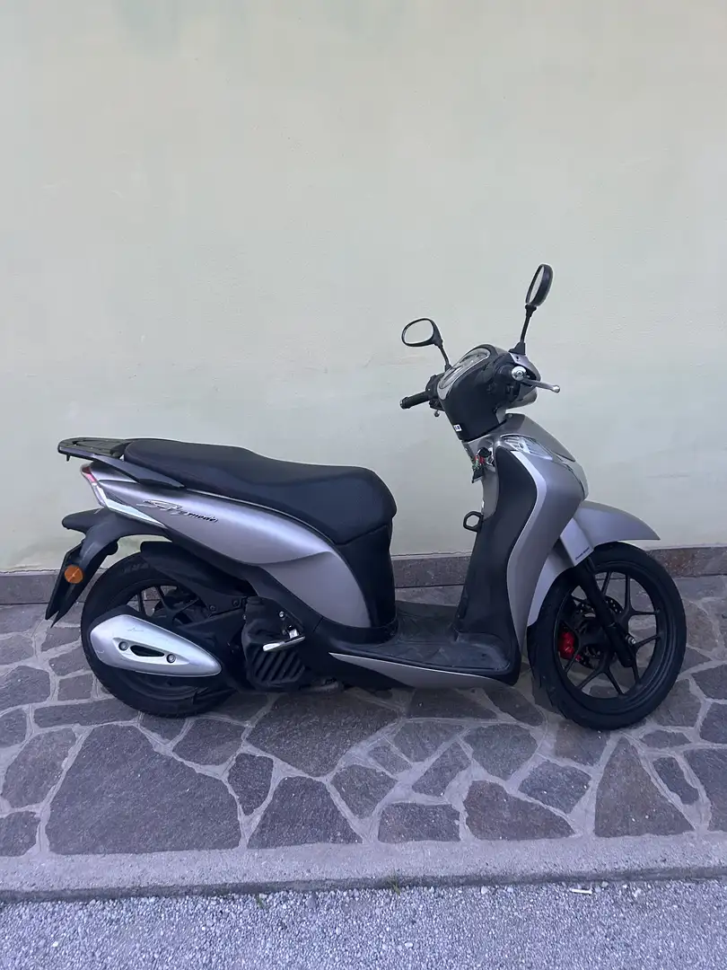 Honda SH 125 grigio - 1