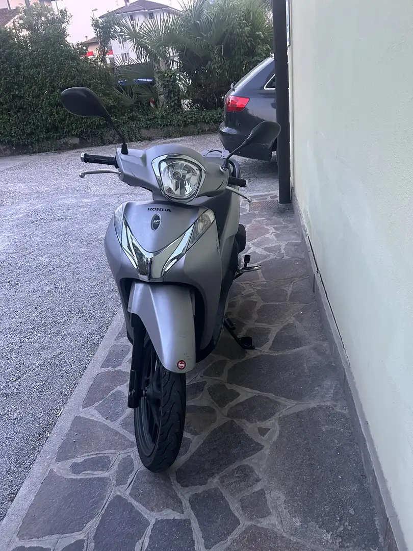 Honda SH 125 grigio - 2