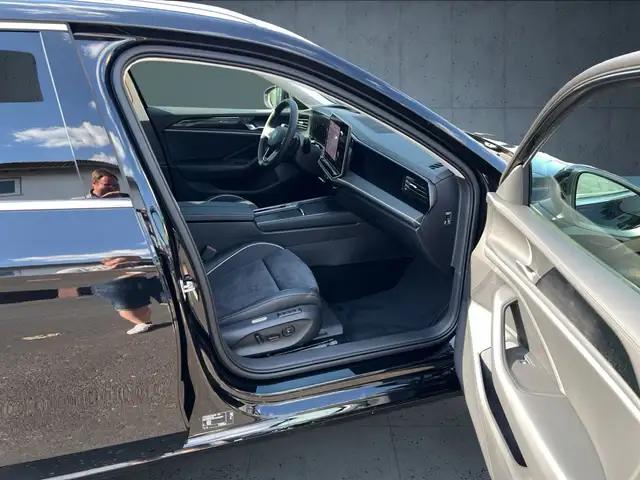 Volkswagen Passat view 15