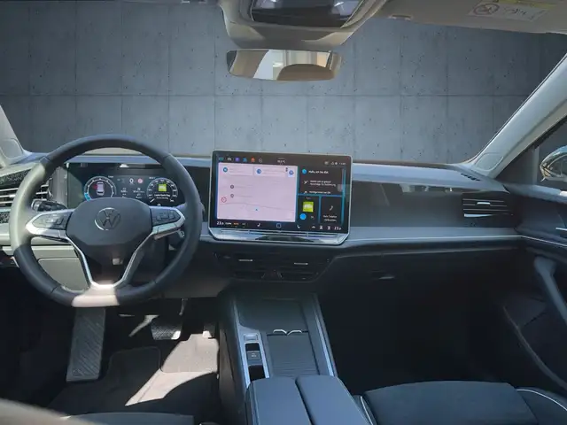 Volkswagen Passat view 11