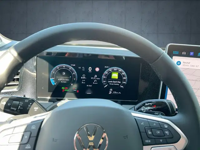 Volkswagen Passat view 10