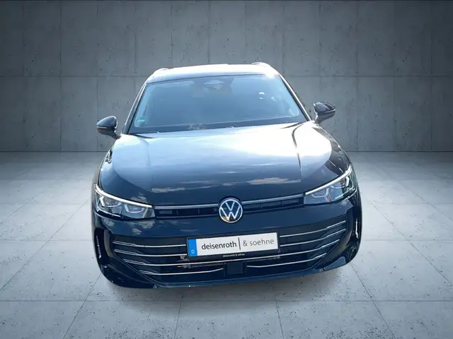 Volkswagen Passat view 8