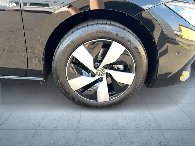 Volkswagen Passat view 7
