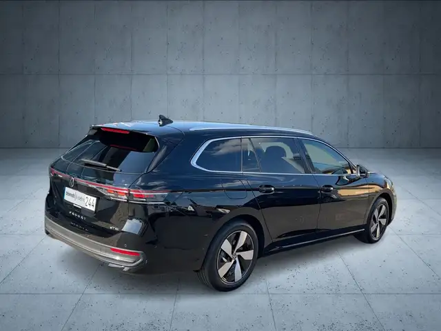 Volkswagen Passat view 5