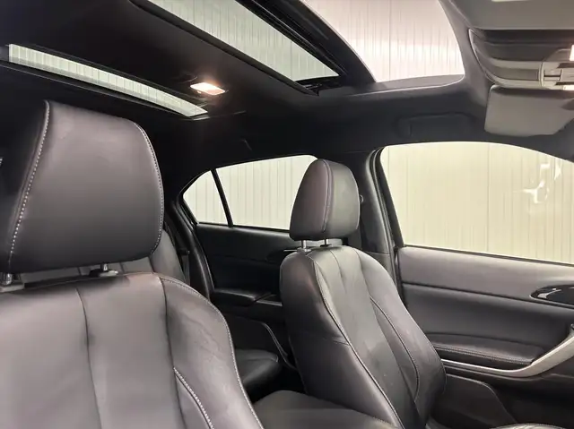 Mitsubishi Eclipse Cross view 14