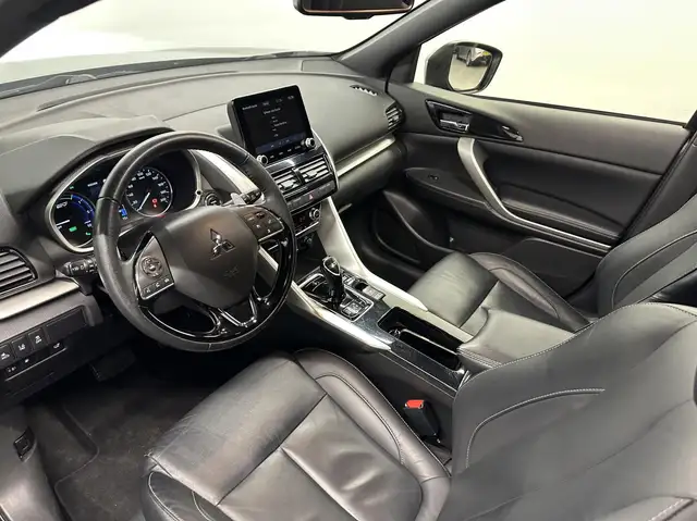 Mitsubishi Eclipse Cross view 17