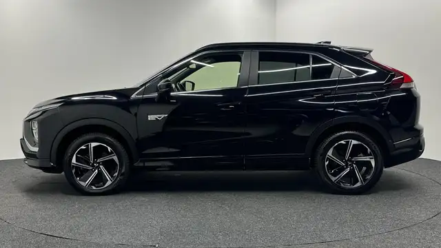 Mitsubishi Eclipse Cross view 8