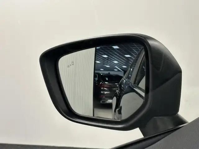Mitsubishi Eclipse Cross view 11