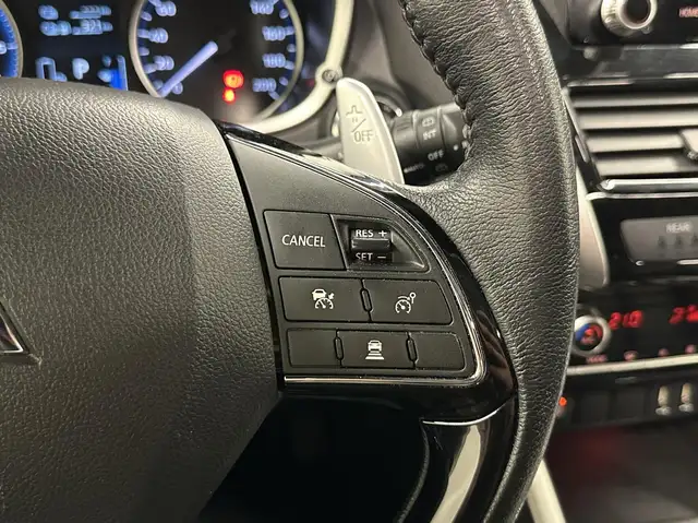 Mitsubishi Eclipse Cross view 24