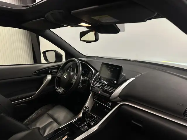 Mitsubishi Eclipse Cross view 13