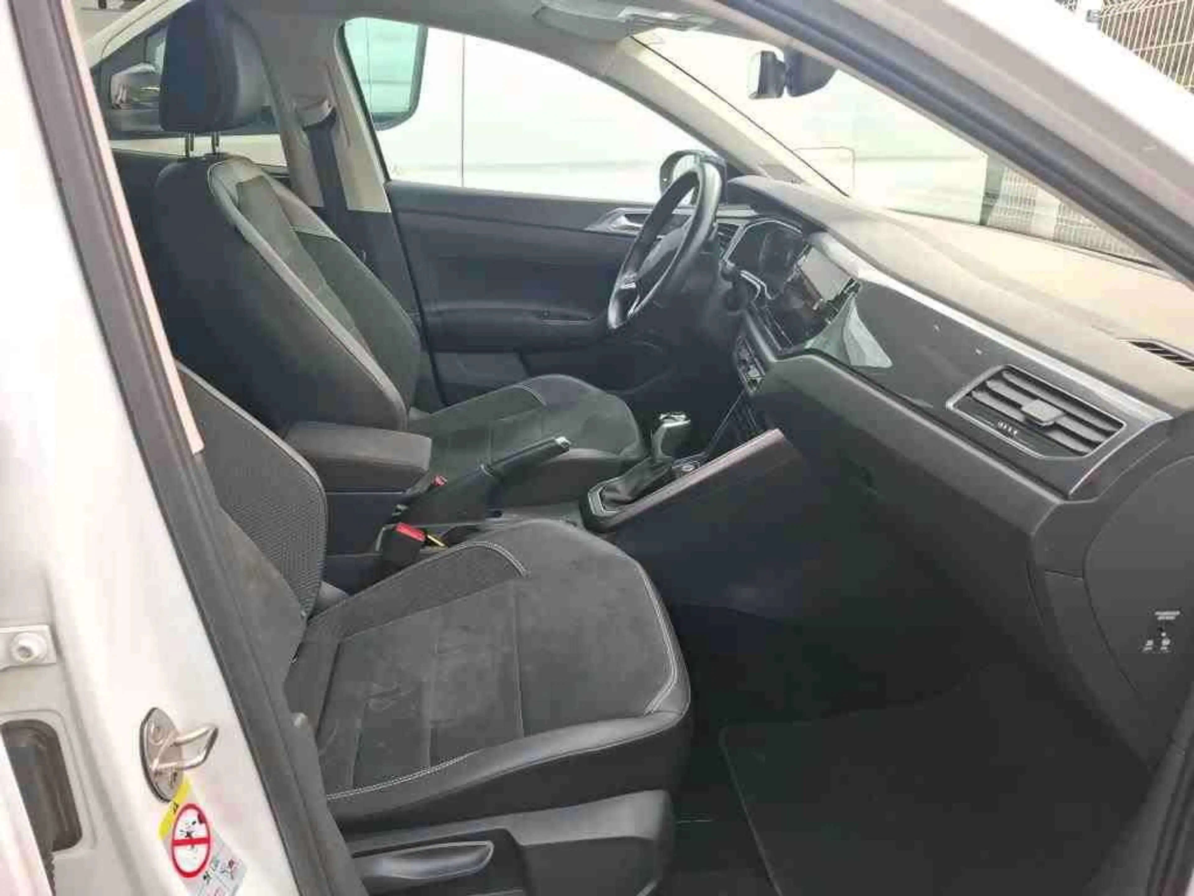 Volkswagen Taigo Style1.5TSI DSG LED Navi AHK Kamera Pano — photo 5