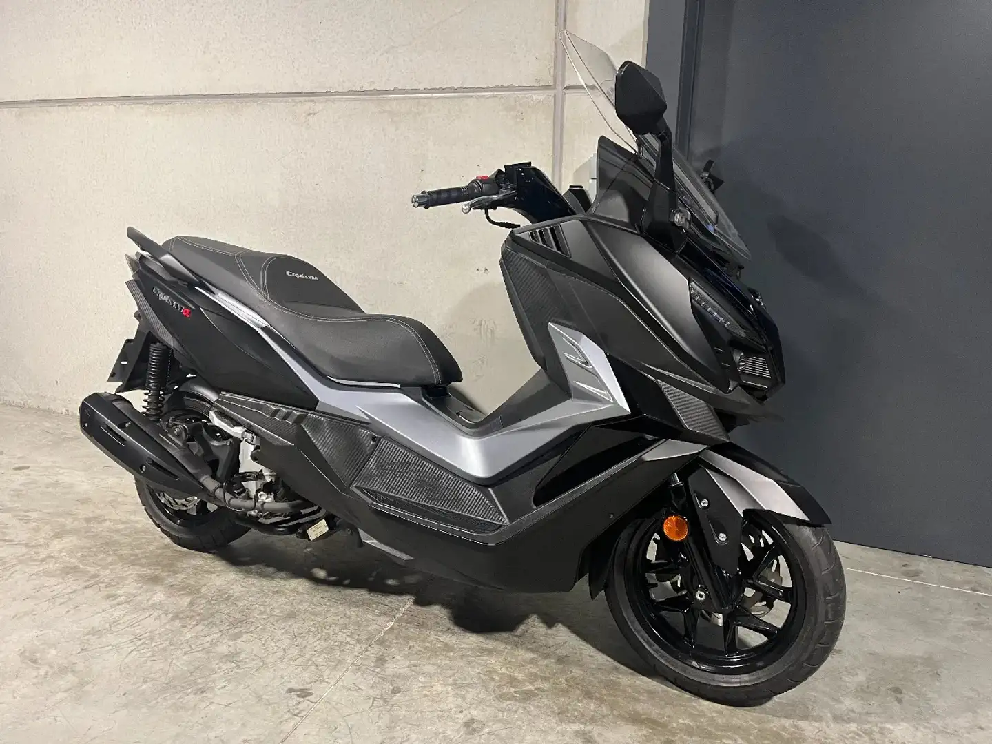 SYM Cruisym 125 mooie luxescooter - 1