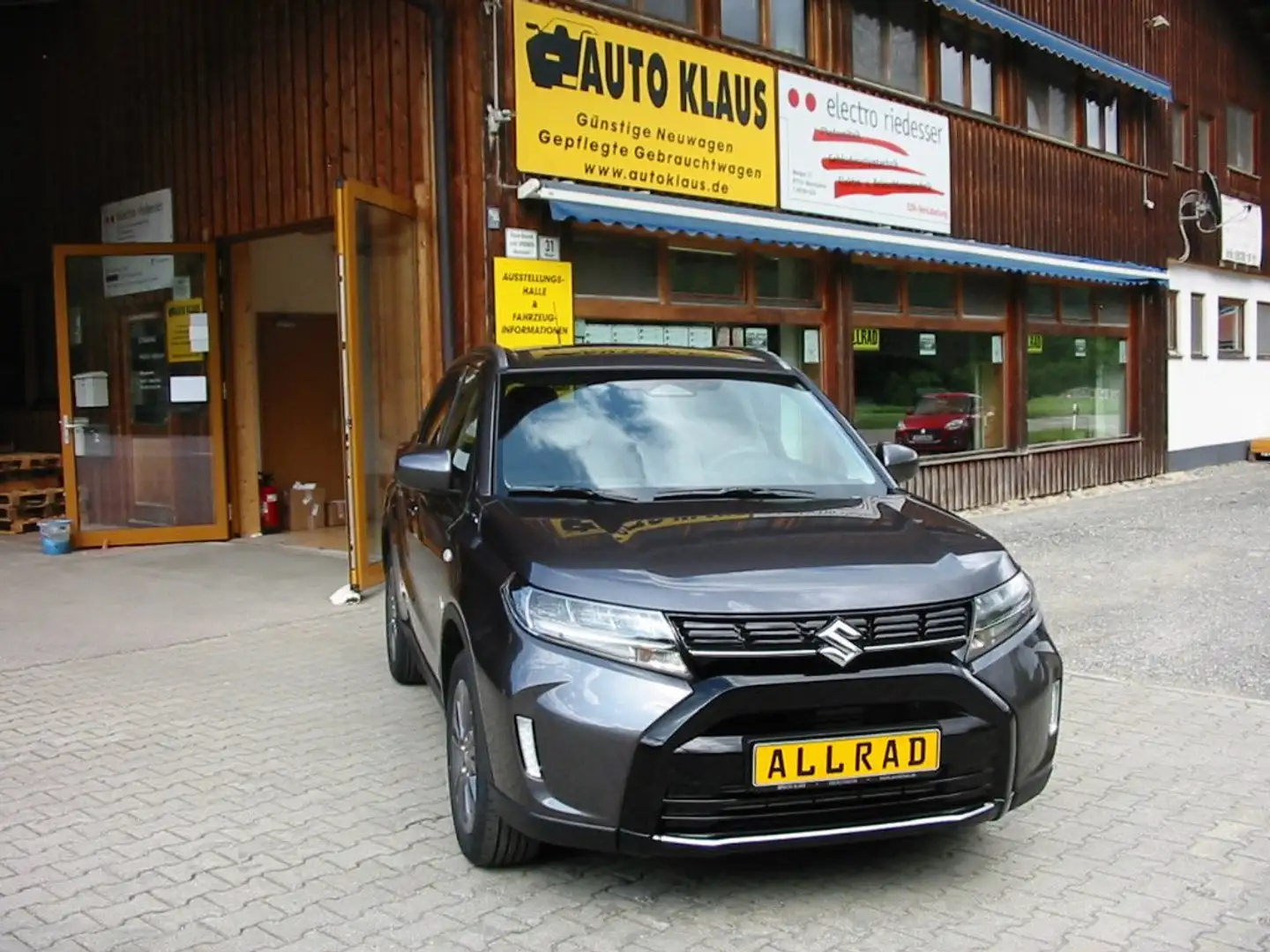Suzuki Vitara Allrad Turbo Hybrid Navi Deutsche Ausführung !! Grau - 1