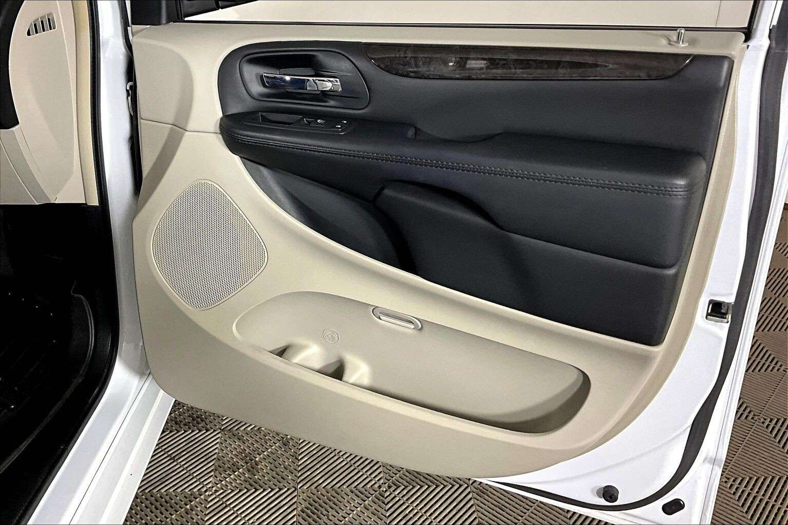 used 2015 Dodge Grand Caravan car, priced at $14,298