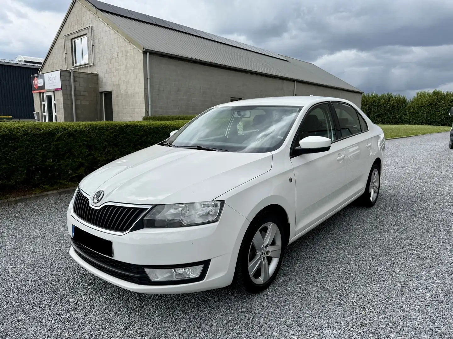 Skoda Rapid/Spaceback 1.6 TDI airco digital Bílá - 1