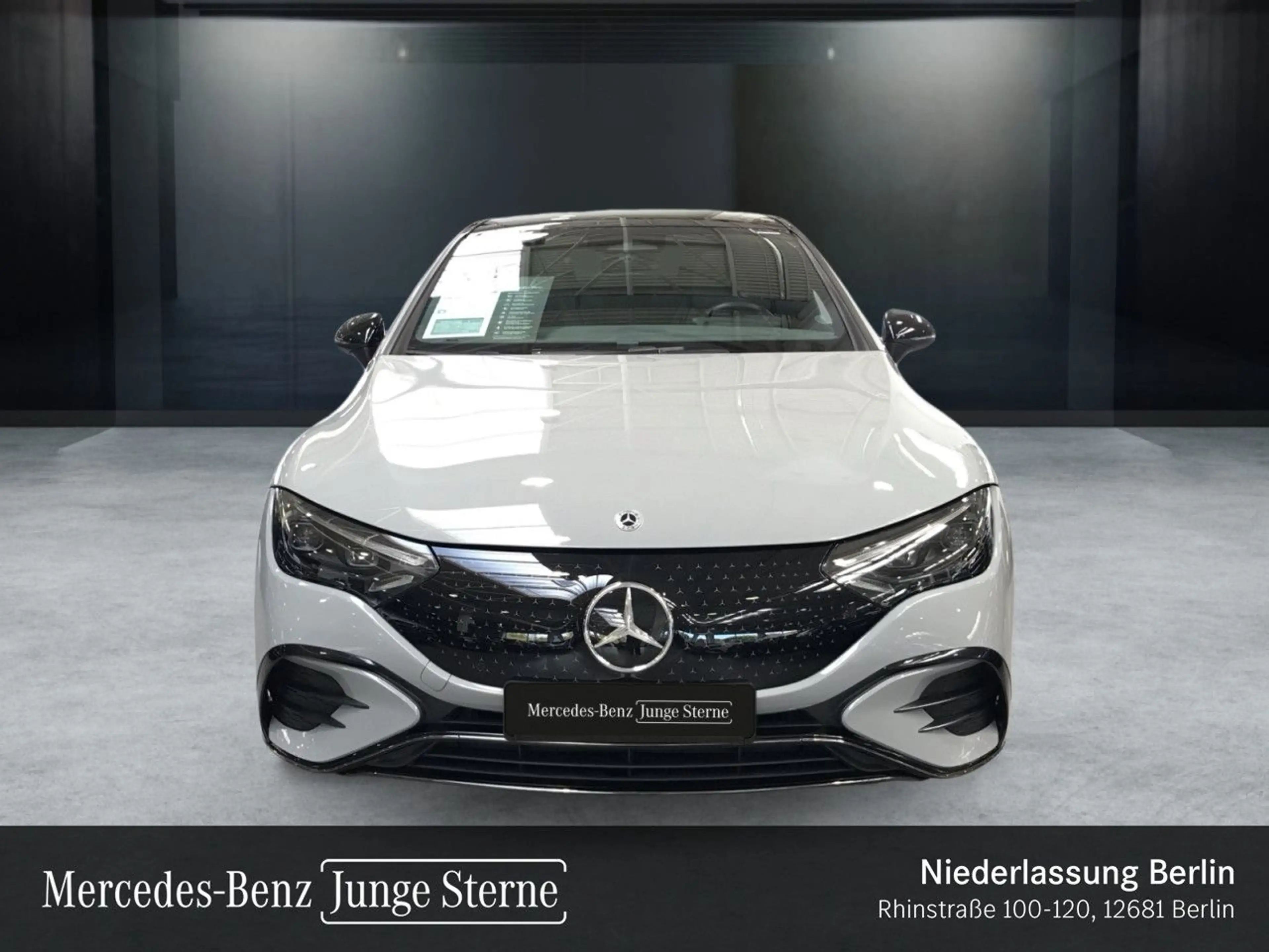 Mercedes-Benz EQE 350 AMG WideScreen Airmat Pano Burmester Night — photo 11