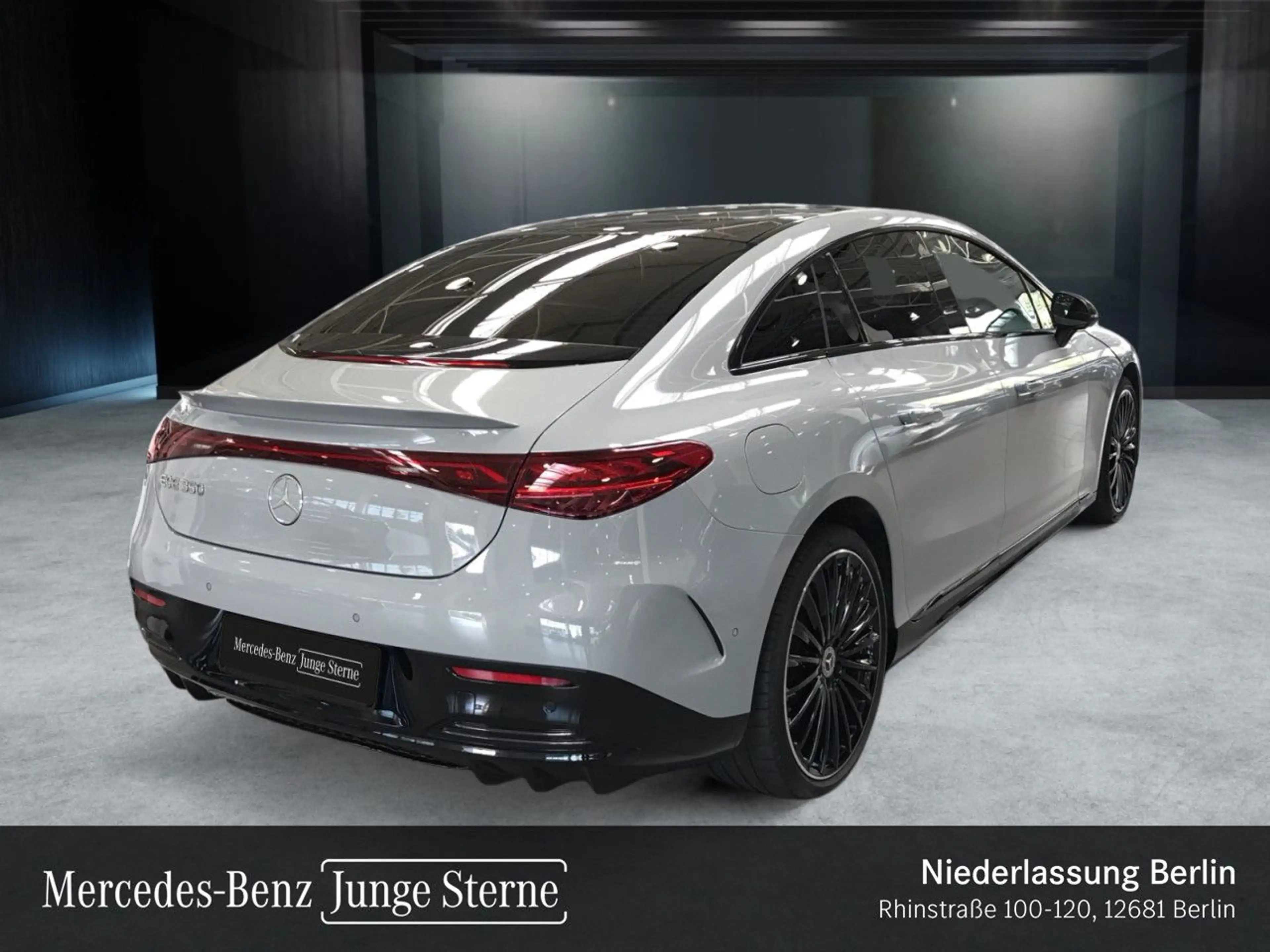 Mercedes-Benz EQE 350 AMG WideScreen Airmat Pano Burmester Night — photo 5