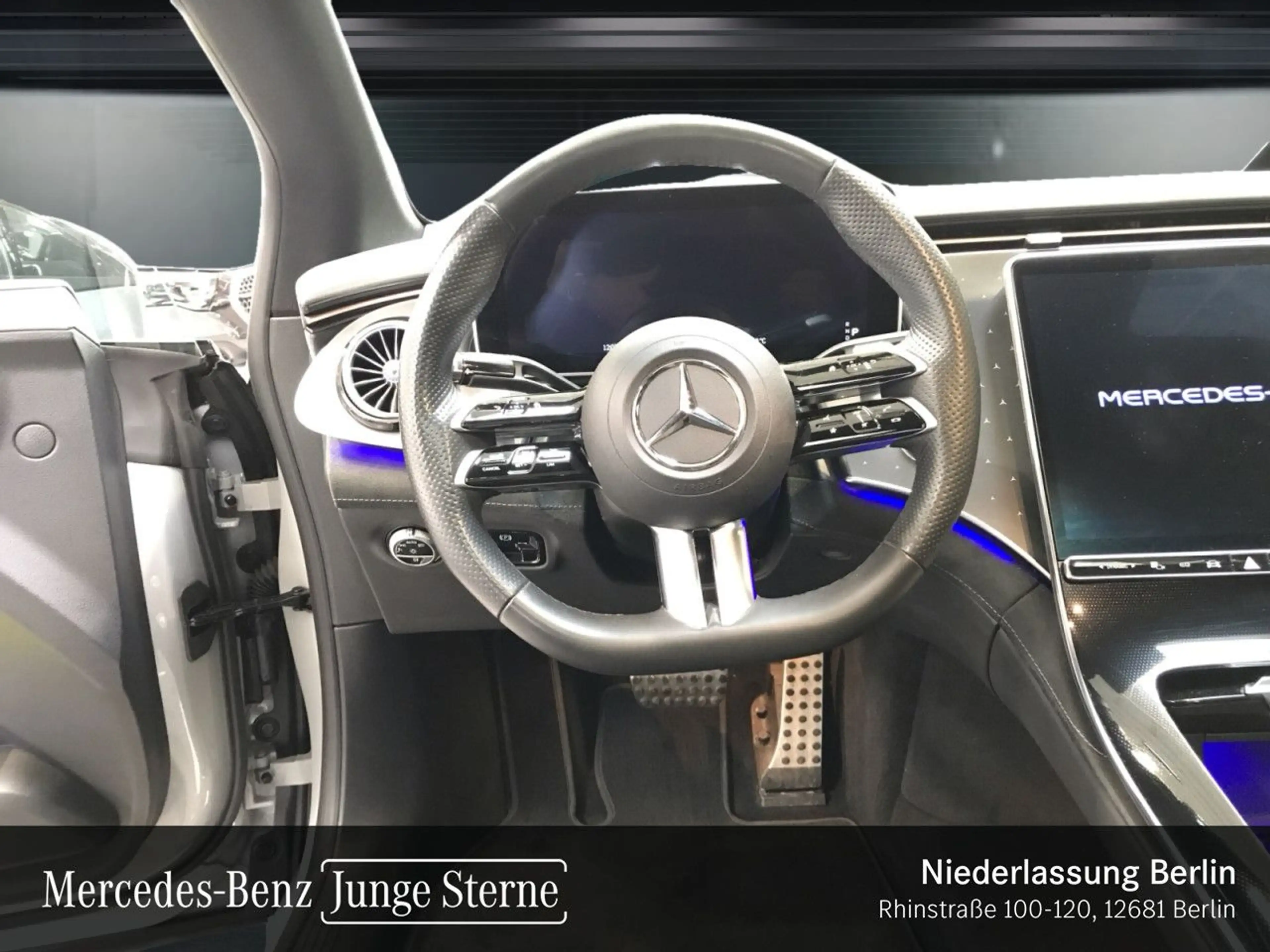 Mercedes-Benz EQE 350 AMG WideScreen Airmat Pano Burmester Night — photo 15
